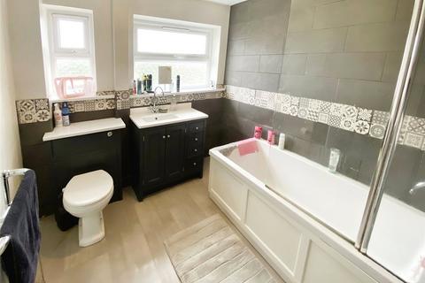 19 Kielder Drive, Nuneaton, CV10 7NU