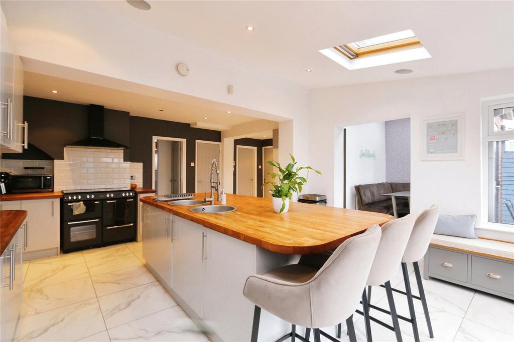 Dining/Kitchen