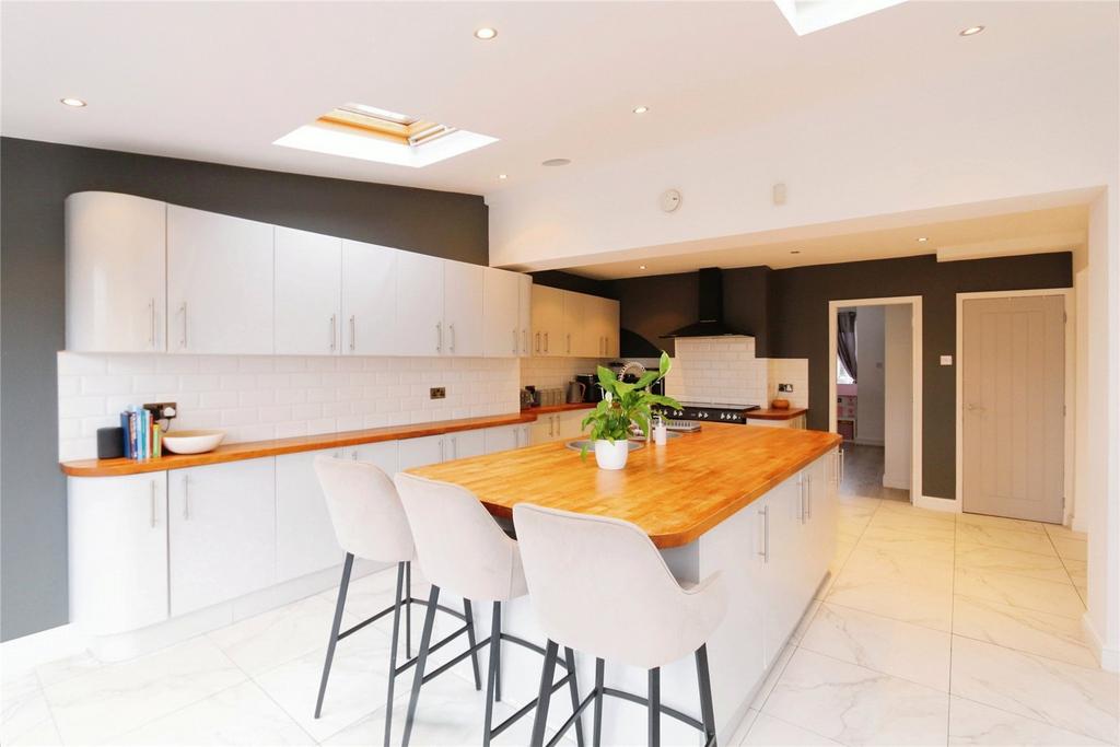 Dining/Kitchen