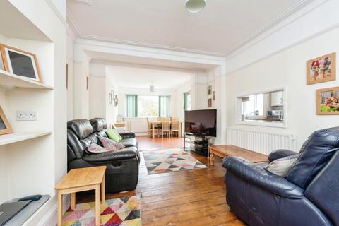 8 Strathearn Avenue, Twickenham, TW2 6JU