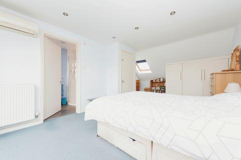 8 Strathearn Avenue, Twickenham, TW2 6JU