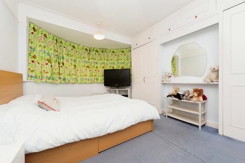 8 Strathearn Avenue, Twickenham, TW2 6JU