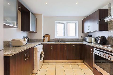 3 bedroom flat to rent, St. Davids Square, Nr Canary Wharf, London, E14