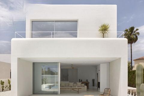 3 bedroom villa, Estepona, Malaga, Spain