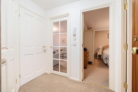 8 Coppice Drive, Harrogate, HG1 2JE