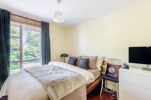 2 bedroom flat to rent, Yarlington Court, North Finchley, London, N11