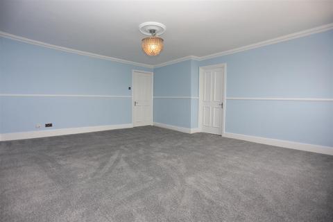 2 bedroom flat to rent, Brunswick Terrace, Hove