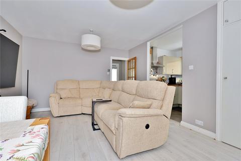 2 bedroom maisonette for sale, Lower Guildford Road, Knaphill, Woking, Surrey, GU21