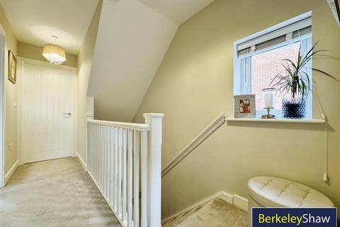 33 Glovers Way, Burscough, Ormskirk, L40 5AA