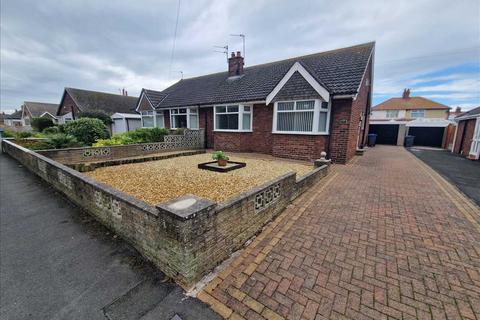 2 bedroom bungalow to rent, Neville Avenue, Thornton-Cleveleys