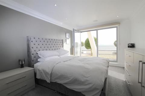 1 bedroom flat for sale, The Shore, The Leas, Westcliff-On-Sea