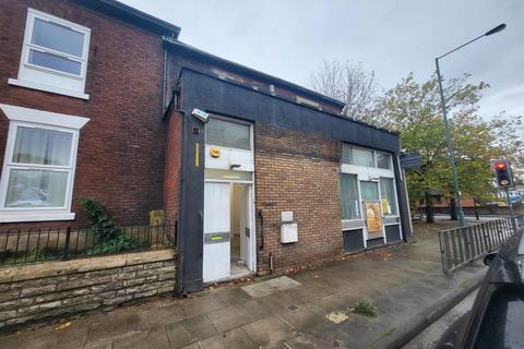 Shop to rent, Blackburn Street, Radcliffe, Manchester