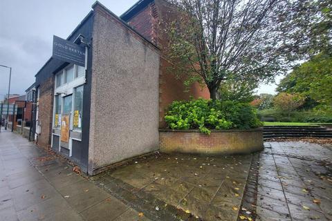 Shop to rent, Blackburn Street, Radcliffe, Manchester