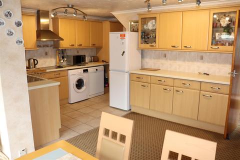 3 bedroom link detached house for sale, Lynmouth Close, Aldridge