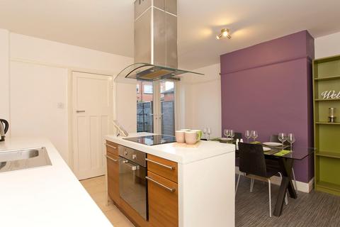 4 bedroom terraced house to rent, Chandos Place, Leeds, West Yorkshire, LS8