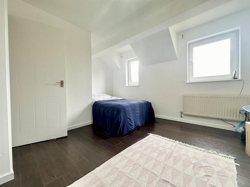 Bedroom1.jpg
