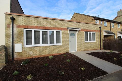 1 bedroom semi-detached bungalow to rent, Havelock Road, Biggleswade, SG18