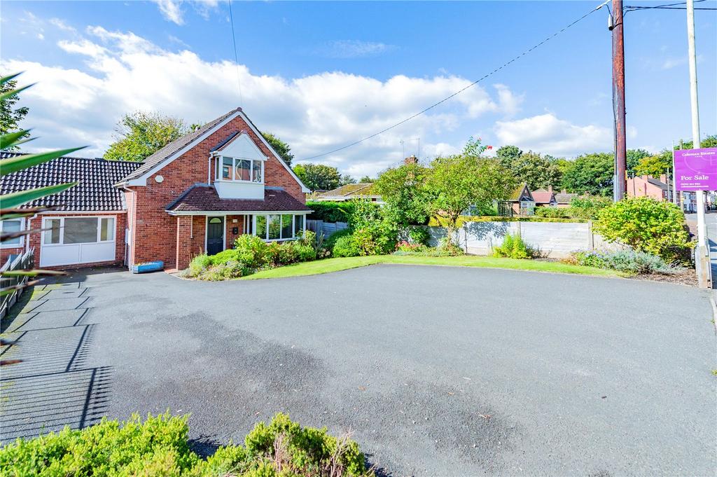 Stafford Road, Oakengates, Telford... 6 bed link detached house for