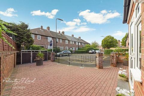 3 bedroom terraced house for sale, Mapledene Road, Hackney, E8