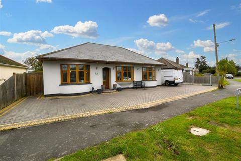 5 bedroom detached bungalow for sale, The Driveway, Canvey Island SS8