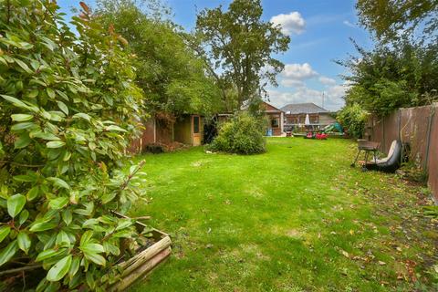 5 bedroom detached bungalow for sale, The Driveway, Canvey Island SS8