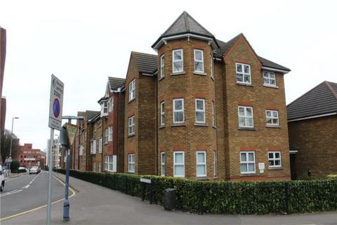 2 bedroom apartment to rent, Burleigh Gardens, Woking GU21