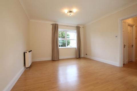 2 bedroom apartment to rent, Burleigh Gardens, Woking GU21