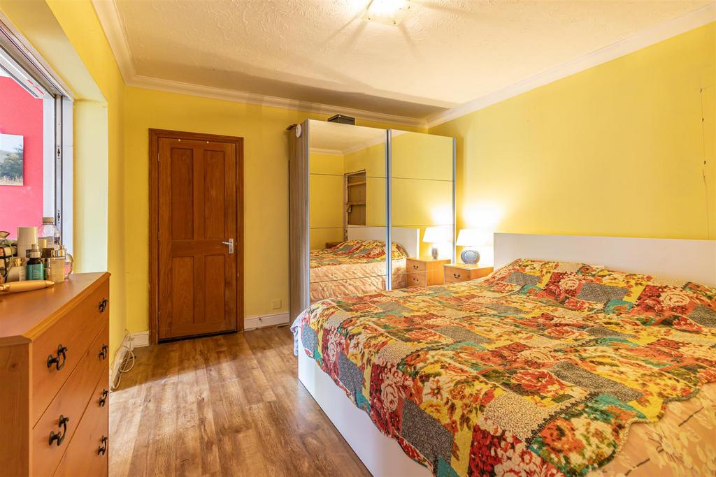 Bedroom/lounge