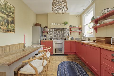 4 bedroom flat for sale, Caverswall Street, London, W12