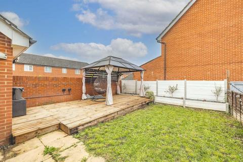 4 bedroom semi-detached house for sale, Mathecombe Road, Cippenham SL1