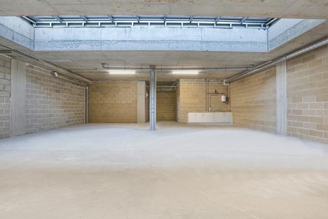 Industrial unit to rent, Hatcham Road, London SE15