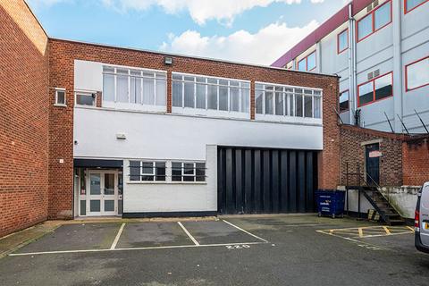 Industrial unit to rent, 117-119 Denmark Road, London SE5