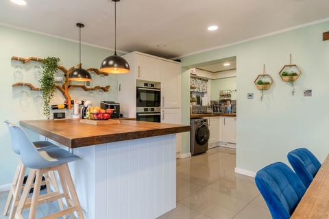 22 Warwick Avenue, Tuffley, Gloucester, GL4 0SL