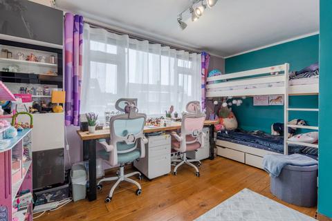 22 Warwick Avenue, Tuffley, Gloucester, GL4 0SL