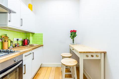 Studio for sale, London SE5