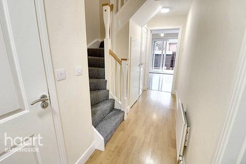 47 The Square, Loughton, IG10 3FE