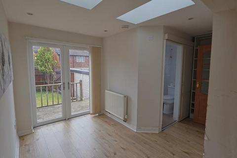 10 Aldbury Rise, Coventry, CV5 9JP