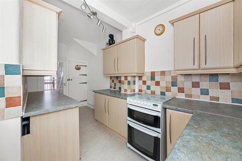 10 Foxley Gardens, Purley, CR8 2DQ