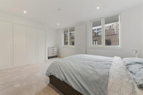 4 bedroom townhouse for sale, Schooner Road, London, E16