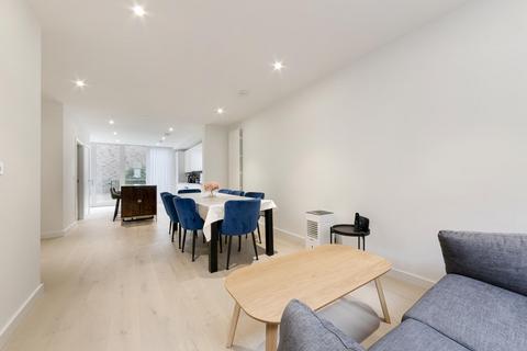 4 bedroom townhouse for sale, Schooner Road, London, E16