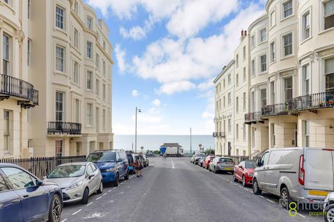 Studio to rent, Eaton Place, Brighton