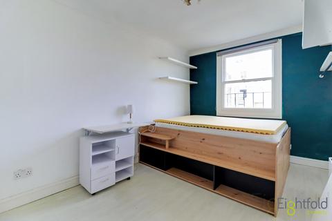 Studio to rent, Eaton Place, Brighton