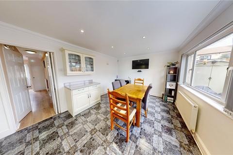 27 Lower Crescent, Linford, Stanford-le-hope, SS17 0QJ