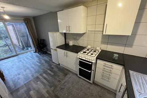 4 bedroom terraced house to rent, Water Mill Close, Birmingham B29