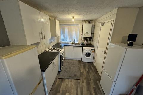 4 bedroom terraced house to rent, Water Mill Close, Birmingham B29