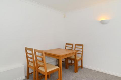 1 bedroom apartment to rent, Lockview Court Narrow St E14