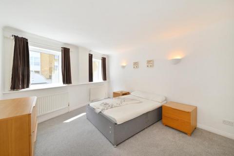 1 bedroom apartment to rent, Lockview Court Narrow St E14