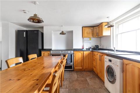 211 Camberwell New Road, London, SE5 0TJ