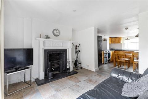 211 Camberwell New Road, London, SE5 0TJ