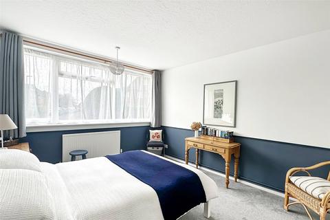 4 Ashwood Drive, Rustington, Littlehampton, BN16 3EP